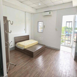 chính chủ cho thuê phòng 30m2 ban công rộng thoáng 5tr