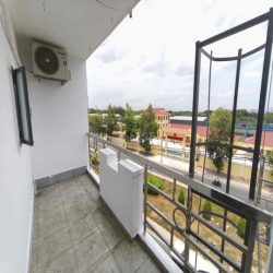 chính chủ cho thuê phòng 30m2 ban công rộng thoáng 5tr