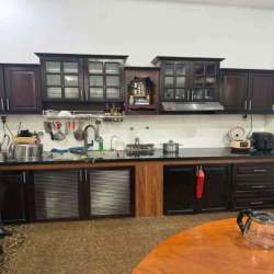 BIỆT THỰ 200M2 FULL NỘI THẤT XỊN SÒ GẦN CHỢ THỦ ĐỨC, 5PN 5WC, GARA OTO
