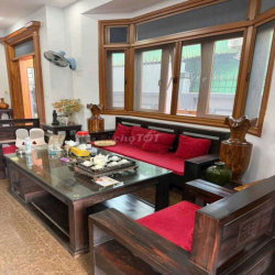 BIỆT THỰ 200M2 FULL NỘI THẤT XỊN SÒ GẦN CHỢ THỦ ĐỨC, 5PN 5WC, GARA OTO