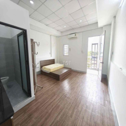chính chủ cho thuê phòng 30m2 ban công rộng thoáng 5tr