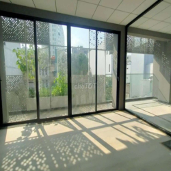 CHO THUÊ NHÀ NGUYÊN CĂN HẼM Ô TÔ ĐƯỜNG LÃNH BINH THĂNG