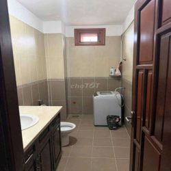 BIỆT THỰ 200M2 FULL NỘI THẤT XỊN SÒ GẦN CHỢ THỦ ĐỨC, 5PN 5WC, GARA OTO