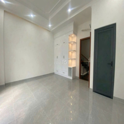 Cần cho thuê nhà MT 68B Đường Út Tịch P.4 Q.Tân Bình