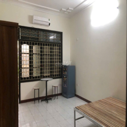 Cho Thuê Tầng 1,3,4 Nhà Tại Mặt Ngõ 118 Nguyễn Khánh Toàn 65m2/1 tầng