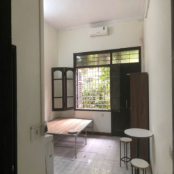 Cho Thuê Tầng 1,3,4 Nhà Tại Mặt Ngõ 118 Nguyễn Khánh Toàn 65m2/1 tầng