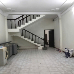 Cho Thuê Tầng 1,3,4 Nhà Tại Mặt Ngõ 118 Nguyễn Khánh Toàn 65m2/1 tầng