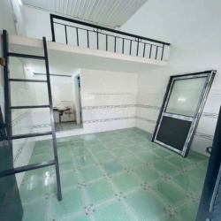 Cho thuê phòng trọ ngay Vincom Dĩ An giá 1 tr5 có máy lạnh