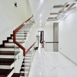 NHÀ 3 TẦNG 3 PHÒNG NGỦ KHU HÀ QUANG 1 GIÁ 18 TRIỆU/ THÁNG