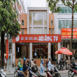 CHO THUÊ MT ĐƯỜNG MẠC ĐĨNH CHI Q1 13X36M 200TR