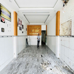 CHO THUÊ NHÀ MẶT TIỀN Đ.NGUYỄN OANH (TRỆT 2 LẦU 4m X 20m) VỈA HÈ RỘNG