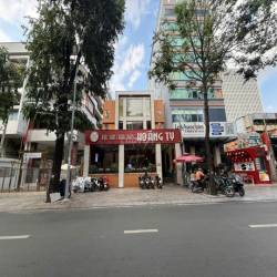 CHO THUÊ MT ĐƯỜNG MẠC ĐĨNH CHI Q1 13X36M 200TR