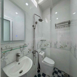 CHO THUÊ NHÀ MỚI XÂY FULL NỘI THẤT CÓ THANG MÁY