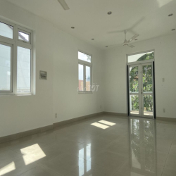 VILLA KHU PHỔ QUANG DIỆN TÍCH: 10X20M TRỆT 2 LẦU CHO THUÊ