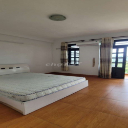 KHU NHÀ ĐỒNG BỘ KHU VỰC DÂN TRÍ CAO NHÀ SẠCH SẼ 4ML 5GƯƠNG SÁT CV LỚN 