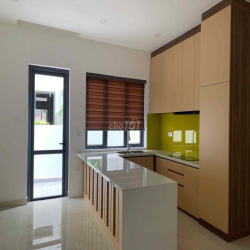 Cho thuê nhà phố Đông Tăng Long, nội thất cơ bản, nhà mới sạch đẹp