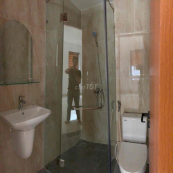 Cho thuê nhà phố Đông Tăng Long, nội thất cơ bản, nhà mới sạch đẹp