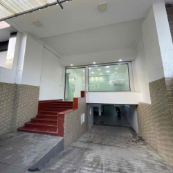 TOÀ NHÀ VĂN PHÒNG CTY- SHOWROOM SẴN THANG MÁY-HẦM- MÁY LẠNH  7PN 6WC