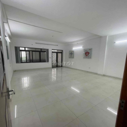 TOÀ NHÀ VĂN PHÒNG CTY- SHOWROOM SẴN THANG MÁY-HẦM- MÁY LẠNH  7PN 6WC