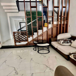 CHO THUÊ NHÀ 4 TẦNG .. KV GẦN BIEN