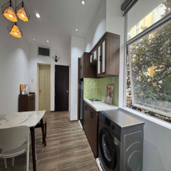 Cho Thuê Căn Studio/ 1PN Ban Công Nguyễn Văn Thương - Bình Thạnh