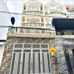 Nhà mới sạch sẽ vào ở luôn