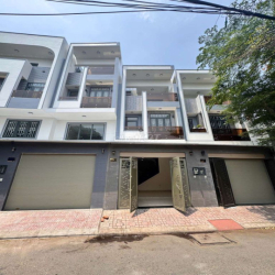 Cho thuê nhà nguyên căn sát Khu đô thị Vạn Phúc, 4 PN, 4WC, ô tô 