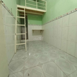 Phòng cho thuê giá rẻ, giờ giấc tự do, khoá vân tay, không phí quản lý