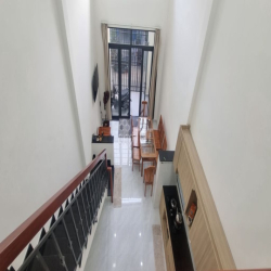 Cho thuê phòng riêng 70m2, đầy đủ nội thất. Ngã Tư Gò Mây -Hồ Văn Long