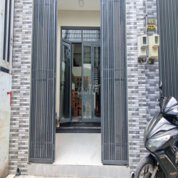 Cho thuê phòng riêng 70m2, đầy đủ nội thất. Ngã Tư Gò Mây -Hồ Văn Long