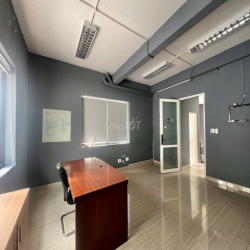 👉 Cho Thuê Nhà HXH Trương Công Định_8x20m, Trệt 2 Lầu Rộng Rãi.