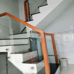 nhà nguyên căn sạch đẹp hẻm rộng