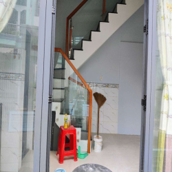 nhà nguyên căn sạch đẹp hẻm rộng