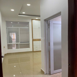 Nhà 100m2 sân vườn Xe Hơi Tránh Nhau Đường 37 giao đường Hiệp Bình 4PN