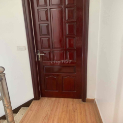 Em muốn cho thuê 1 phòng tầng 4
