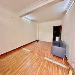 Văn phòng 50m² tại Vũ Phạm Hàm - Cầu Giấy giá chỉ 6 triệu.