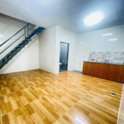CHO THUÊ PHÒNG TRỌ TRỆT LỮNG SÃN MÁY LẠNH ĐÃ NGĂN PHÒNG KDC 586 2.5TR