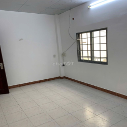 Cho thuê nhà đường Hoàng Hoa thám - P13 Tân Bình : 6 x 9 đúc 3 Tâm : 