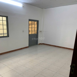 Cho thuê nhà đường Hoàng Hoa thám - P13 Tân Bình : 6 x 9 đúc 3 Tâm : 