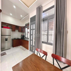 CHO THUÊ NHÀ 2 LẦU FULL NỘI THẤT KHU DÂN CƯ NAM LONG