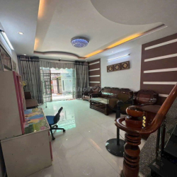 Nhà full nội thất đường 2D khu Nam Hùng Vương DT  4 x 18 giá 13 tr
