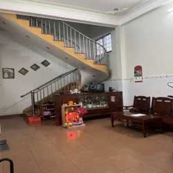 NHÀ 2 LẦU MẶT TIỀN NGÔ GIA TỰ ĐỐI DIỆN BECAMEX