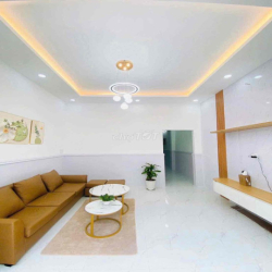 Nhà giá TỐT! 1 trệt 1 lầu 4x12 gần chợ Bình Long