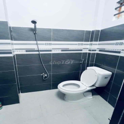 NHÀMỚI ĐẸP GẦN CHỢ NGÔ TẤT TỐ, 1TRỆT, 1LỬNG, 1 LẦU,3P. NGỦ, ở Lv Ok