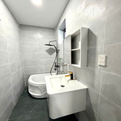 CHO THUÊ CĂN HỘ 1 PHÒNG NGỦ FULL NỘI THẤT CÓ CỬA SỔ ĐƯỜNG MÊ LINH