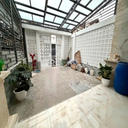 CHO THUÊ CĂN HỘ 1 PHÒNG NGỦ FULL NỘI THẤT CÓ CỬA SỔ ĐƯỜNG MÊ LINH