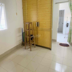 NHÀMỚI ĐẸP GẦN CHỢ NGÔ TẤT TỐ, 1TRỆT, 1LỬNG, 1 LẦU,3P. NGỦ, ở Lv Ok