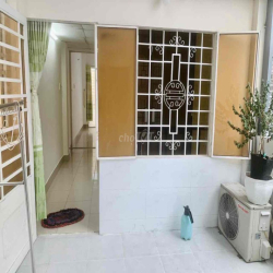 NHÀMỚI ĐẸP GẦN CHỢ NGÔ TẤT TỐ, 1TRỆT, 1LỬNG, 1 LẦU,3P. NGỦ, ở Lv Ok