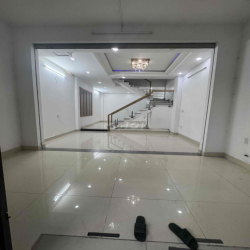 Cho thuê nhà Huỳnh Thị Hai, Q12. gần Nguyễn ảnh Thủ.2lầu,4pn,4wc.