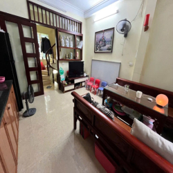 CHO THUÊ NHÀ PHỐ VÕ THỊ SÁU - HBT - NHÀ MỚI ĐẸP - FULL NT - VÀO Ở NGAY
